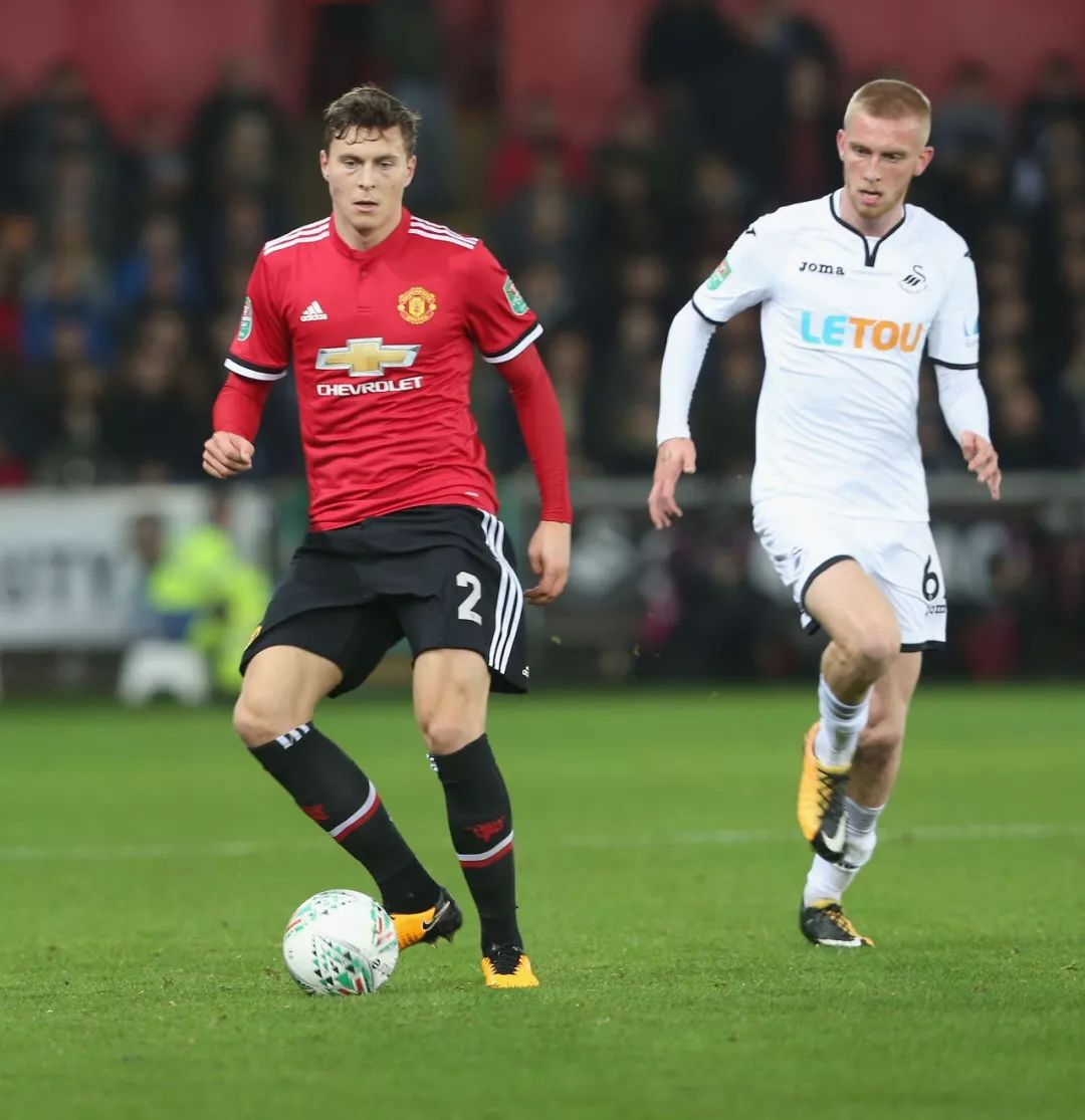 双方球员激 双方球员激